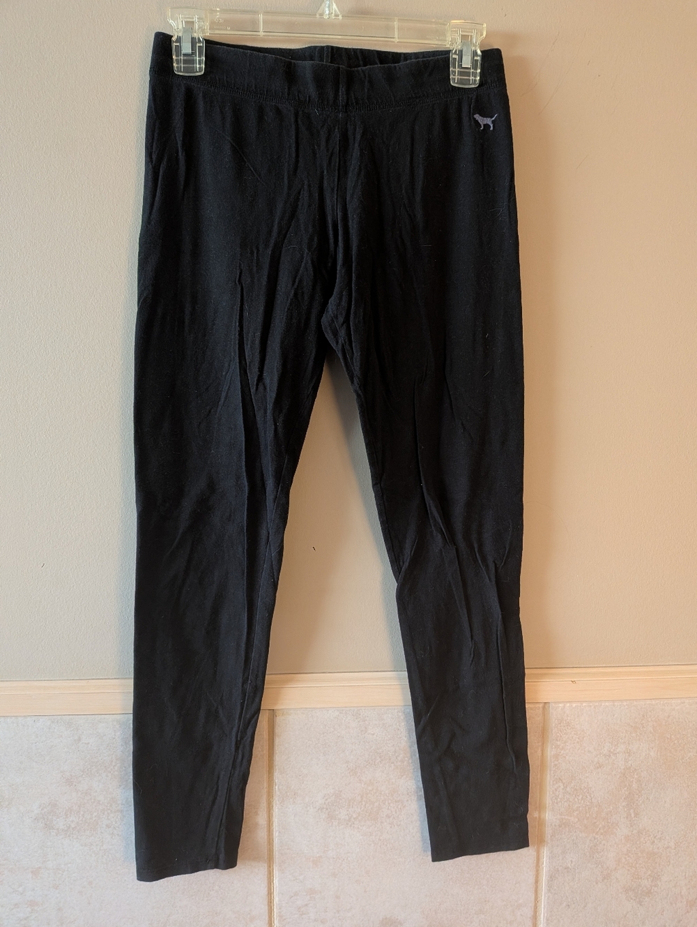 VS PINK, Lightweight 3/4 Length Leggings, Black, Size M